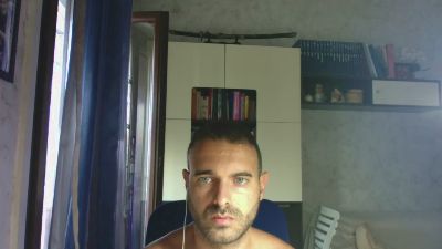 giuprisc — вебкам-модель онлайн на cam4