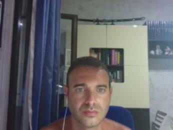 giuprisc — Cam4 stream photo (Aug 2026)