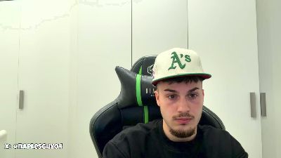 Hank_04 — Cam4 stream photo (May 2026)