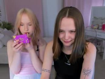 lisaluve — Chaturbate stream photo (Apr 2026)