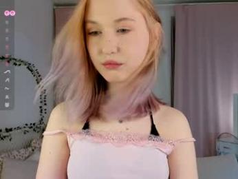 lisaluve — Chaturbate stream photo (Apr 2026)