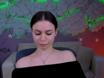 liande1 — вебкам-модель онлайн на chaturbate