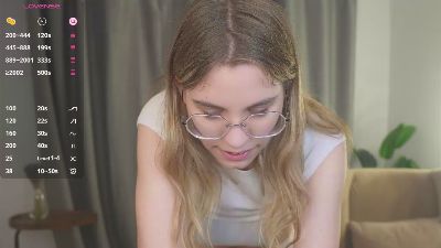 LynneCrust — Cam4 stream photo (Mar 2026)
