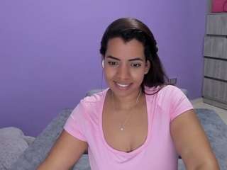 boomsarr — вебкам-модель онлайн на camsoda