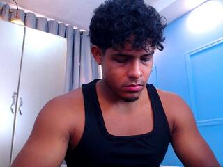 Xavier Bryant — flirt4free