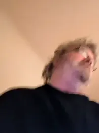 Doherty10 — вебкам-модель онлайн на stripchat