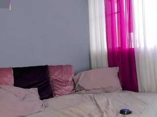 mollyybloom — Camsoda stream photo (Mar 2026)