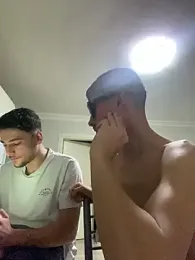 youmeloveyou — вебкам-модель онлайн на stripchat
