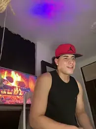 Maximuz1920 — вебкам-модель онлайн на stripchat