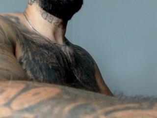 Hades — вебкам-модель онлайн на flirt4free