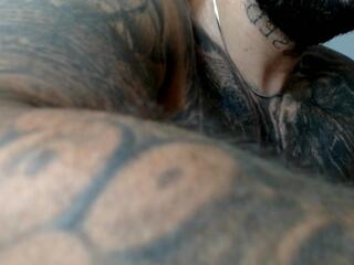 Hades — вебкам-модель онлайн на flirt4free