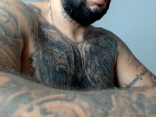 Hades — вебкам-модель онлайн на flirt4free