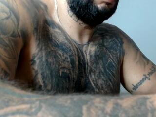 Hades — вебкам-модель онлайн на flirt4free