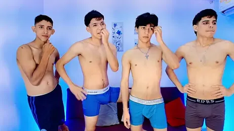 CHILLBICREWX — вебкам-модель онлайн на stripchat