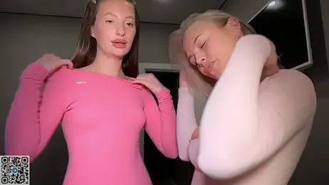 elloriah — вебкам-модель онлайн на stripchat