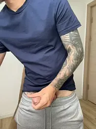 Huge_cock22cm — вебкам-модель онлайн на stripchat