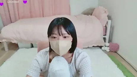 suzuuuuu — вебкам-модель онлайн на stripchat