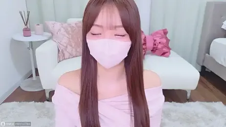 Seira__nn — вебкам-модель онлайн на stripchat