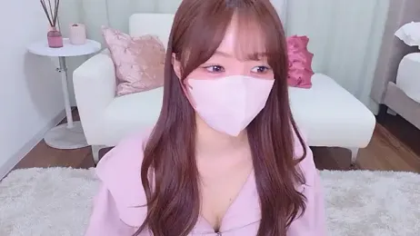 Seira__nn — вебкам-модель онлайн на stripchat