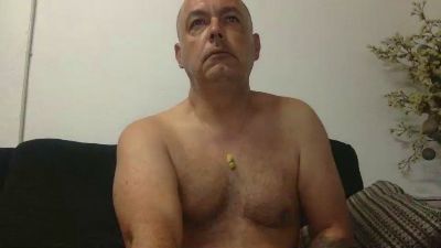 futbolin84 — вебкам-модель онлайн на cam4