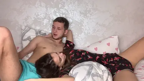 MoonBabyCouple — вебкам-модель онлайн на stripchat