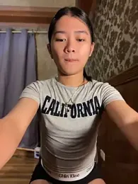 hugecock_molly — вебкам-модель онлайн на stripchat