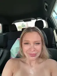 Girl-Mia — вебкам-модель онлайн на stripchat