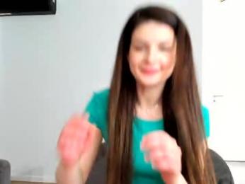 elaanna — вебкам-модель онлайн на chaturbate