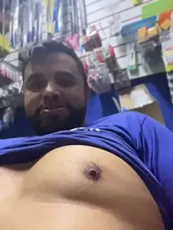 Sheik_z_o — вебкам-модель онлайн на stripchat