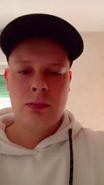 Ryanyuri999hot — Cam4 stream photo (Apr 2026)