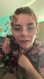 Emy_2002 — Cam4 stream photo (Jun 2026)