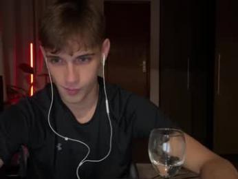 mason_gallagher — вебкам-модель онлайн на chaturbate