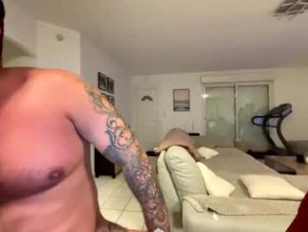 hollyandelon — Chaturbate stream photo (Apr 2026)