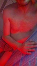 HotRedAlien — вебкам-модель онлайн на cam4