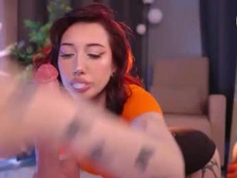 saylunaa — вебкам-модель онлайн на chaturbate