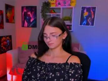 rosaliemoonn — вебкам-модель онлайн на chaturbate