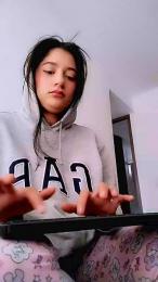 Kittyfeet1 — вебкам-модель онлайн на cam4