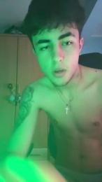 Alvaroguisan — вебкам-модель онлайн на cam4
