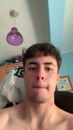 Alvaroguisan — вебкам-модель онлайн на cam4