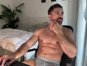 tarquit8 — Chaturbate stream photo (Apr 2026)