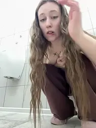 FroggyAnna — вебкам-модель онлайн на stripchat