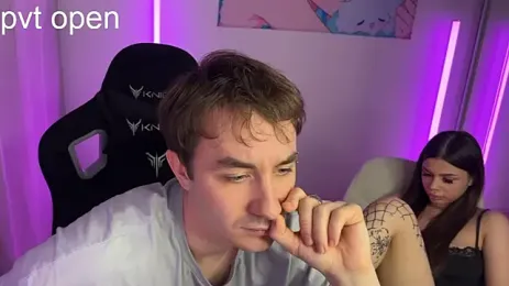 xgvgggx — вебкам-модель онлайн на stripchat