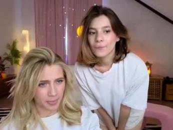 pinkadele — вебкам-модель онлайн на chaturbate