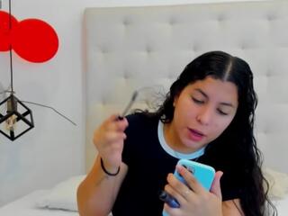 Zara Clark — вебкам-модель онлайн на flirt4free