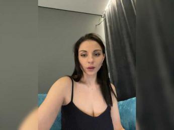 -Lili — вебкам-модель онлайн на bongacams