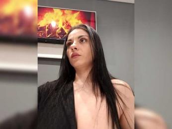 -Lili — вебкам-модель онлайн на bongacams