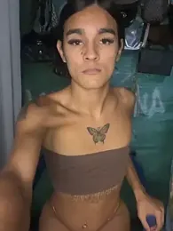 SofiaaLuxx — вебкам-модель онлайн на stripchat