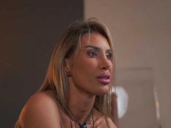 EvelynEvyy — вебкам-модель онлайн на bongacams