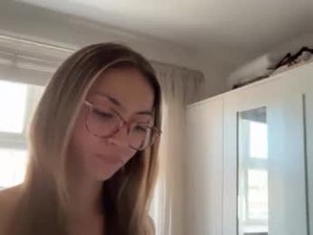 luna_oxox — Chaturbate stream photo (Jun 2026)
