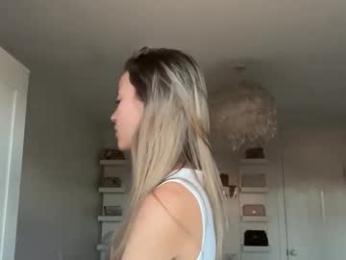 luna_oxox — Chaturbate stream photo (Jun 2026)